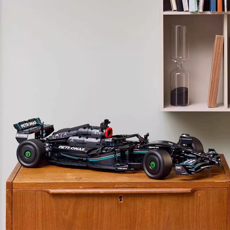 "Mercedes AMG Formulė" Konstruktorius